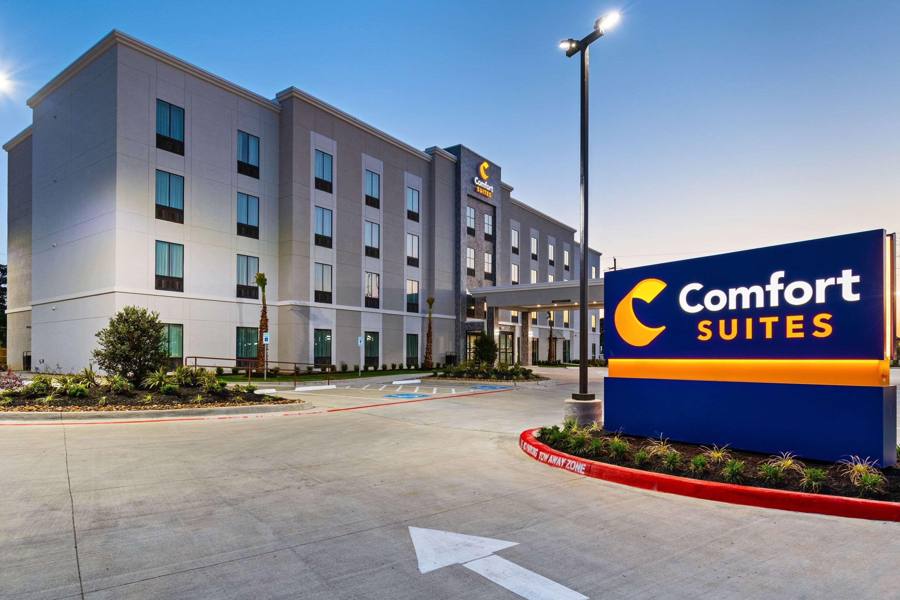 4 Business Hotels Near Deerbrook That Deliver on Logistics