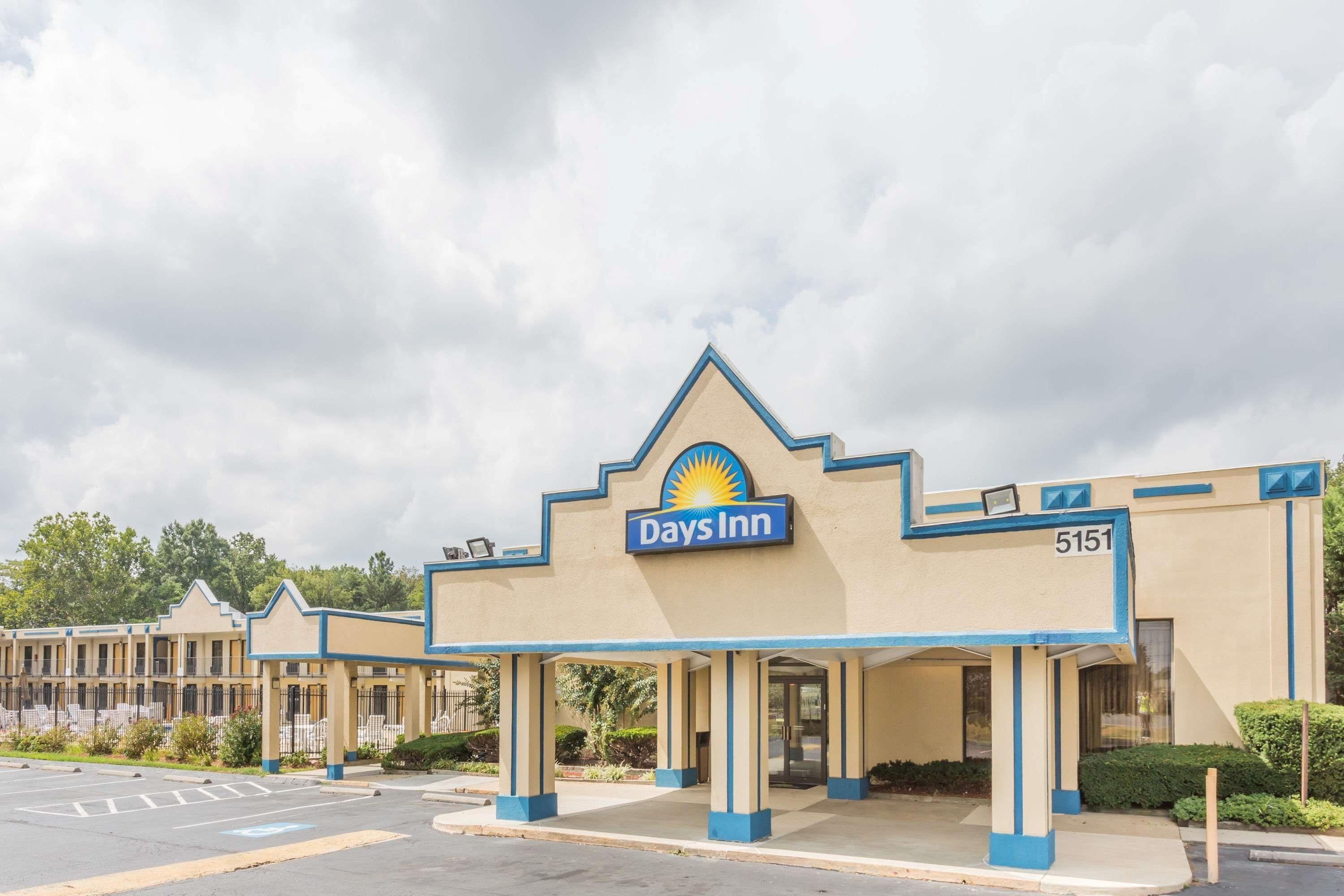 Where to Stay Near Douglas Patterson Park: 4 Budget Hotels