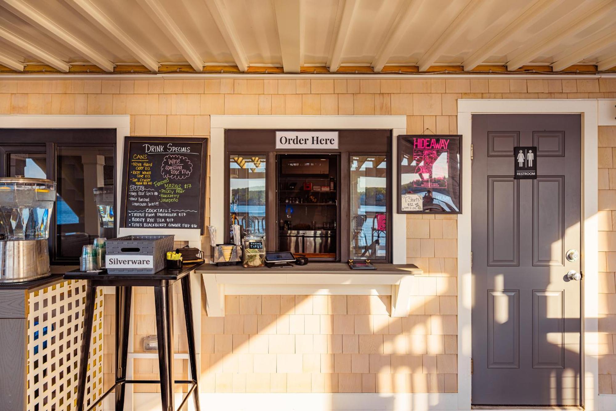 Staying In North Shore: 4 Budget Hotels Compared