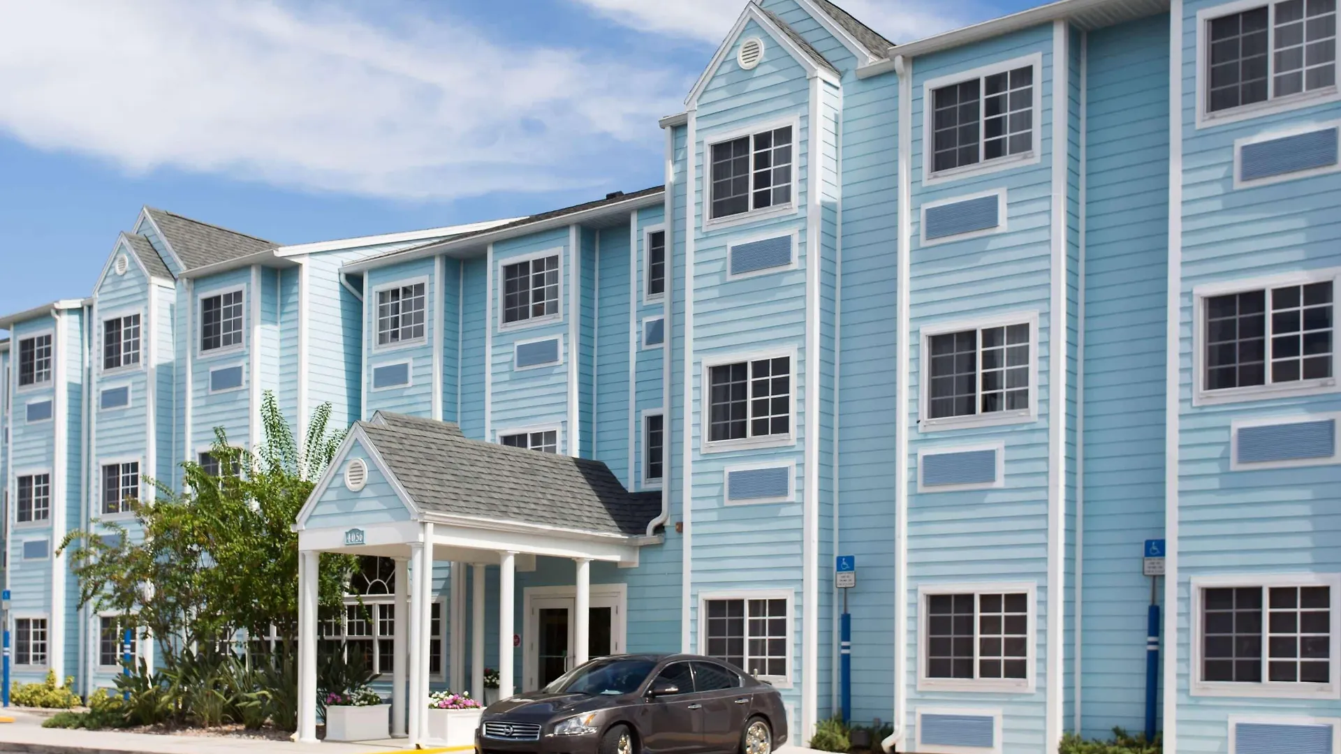 Where to Stay Near Port Charlotte Town Center: 5 Best 3-Star Hotels