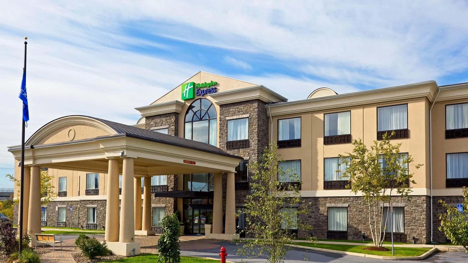 Where to Stay in New York Metro: 4 Best Holiday Inn Express Hotels