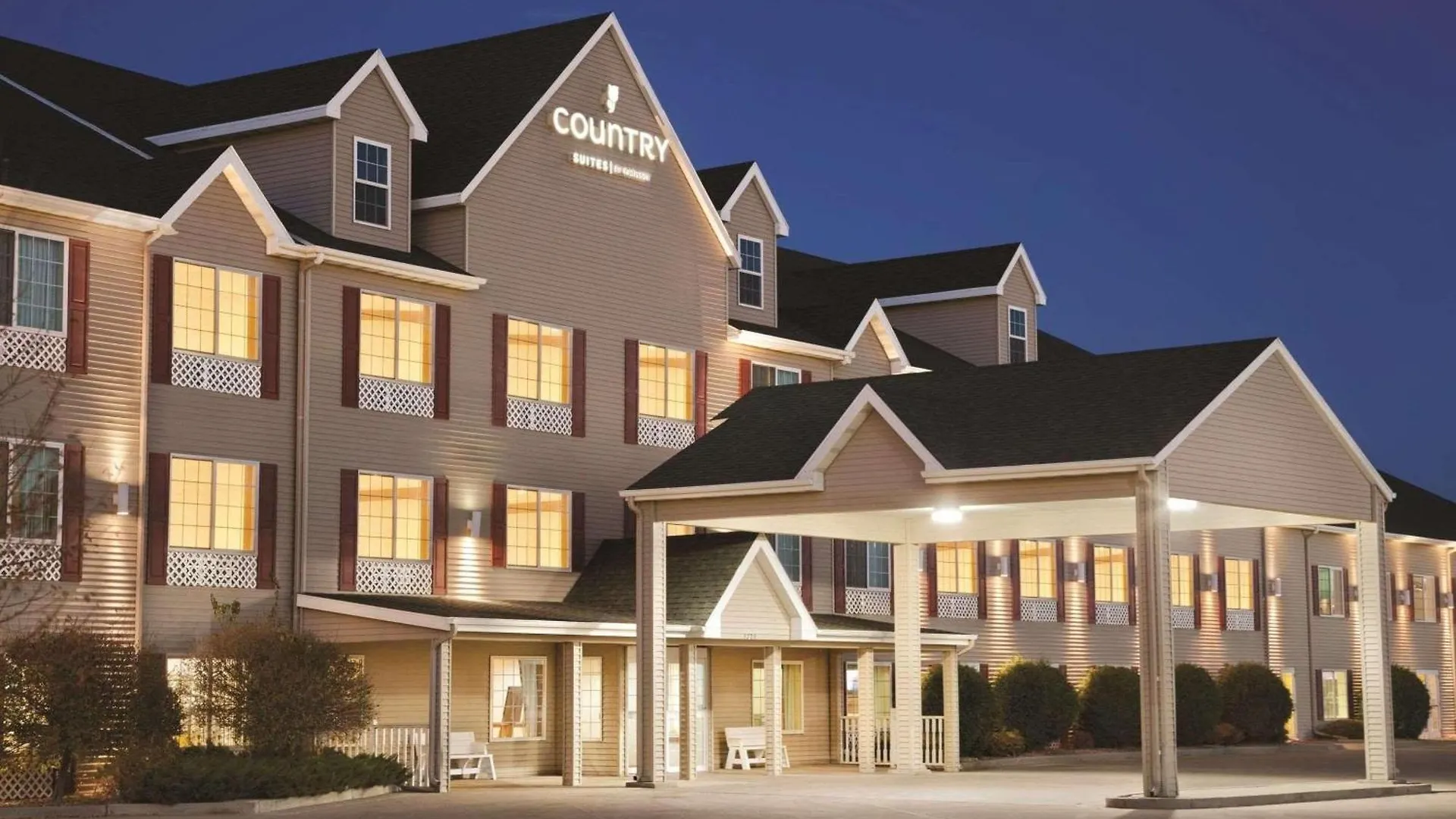 3 Family Hotels Close to United Tribes Technical College