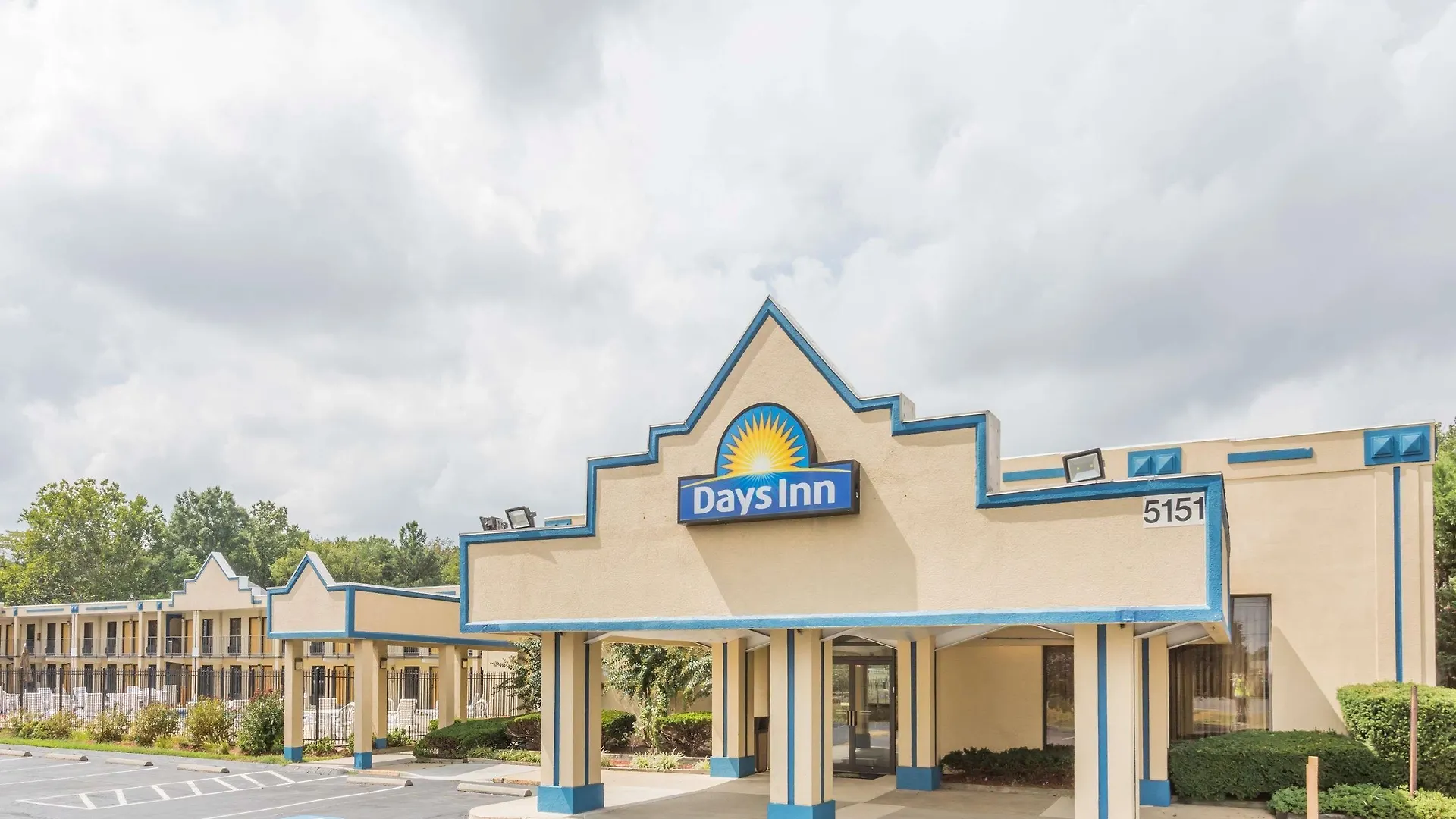 Where to Stay Near Douglas Patterson Park: 4 Budget Hotels