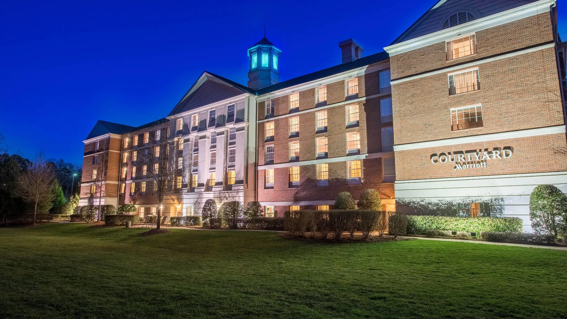 Staying Near Dean Smith Center: 7 Business Hotels Compared